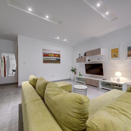 Top Floor Apt With Common Pool Close To All Amenities St. Paul's Bay Exteriér fotografie