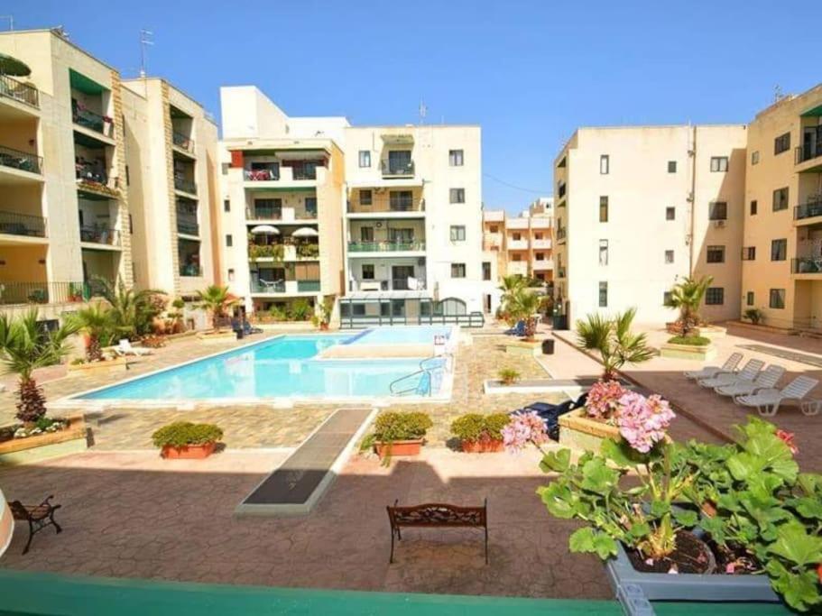 Top Floor Apt With Common Pool Close To All Amenities St. Paul's Bay Exteriér fotografie
