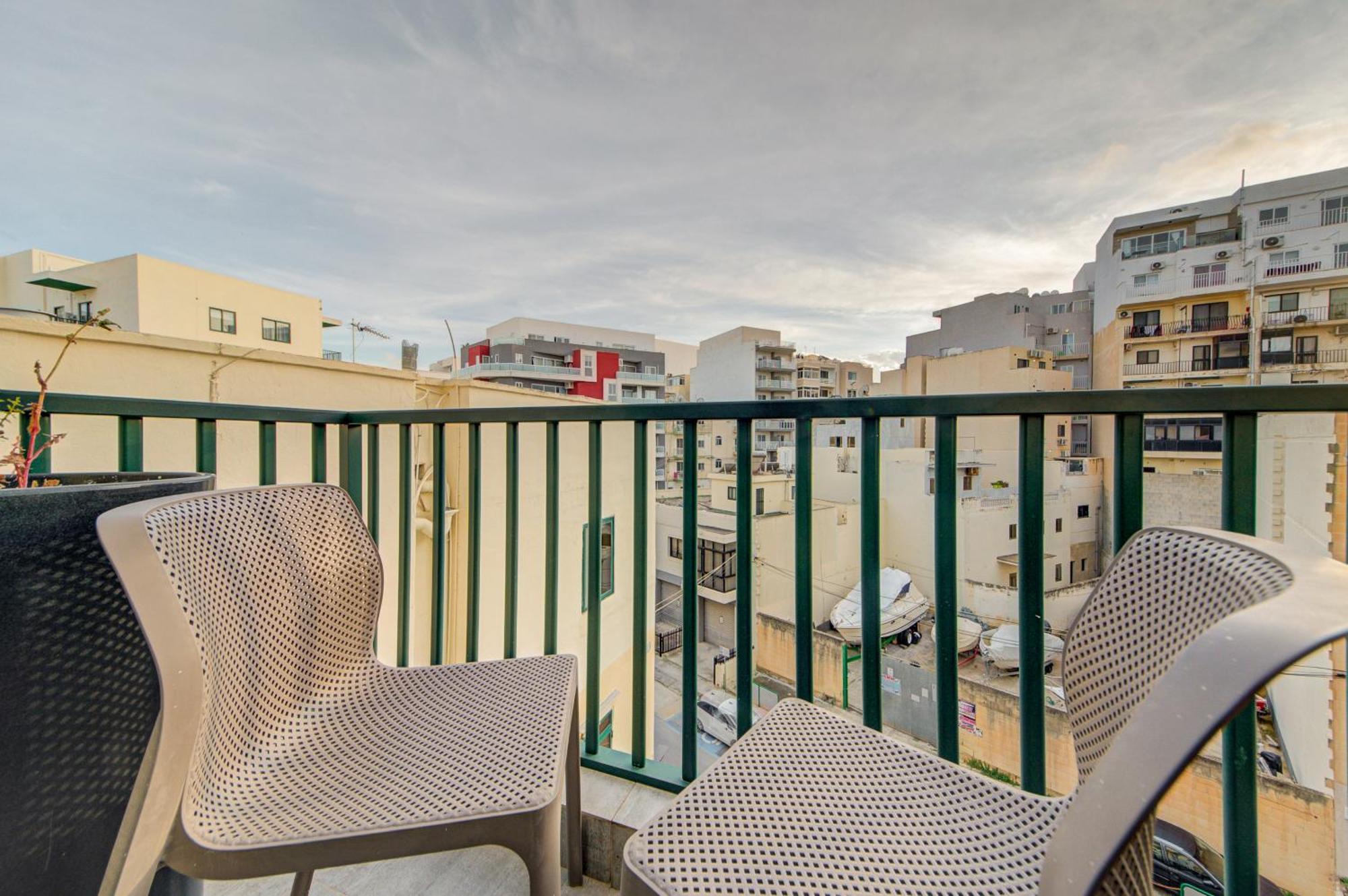 Top Floor Apt With Common Pool Close To All Amenities St. Paul's Bay Exteriér fotografie