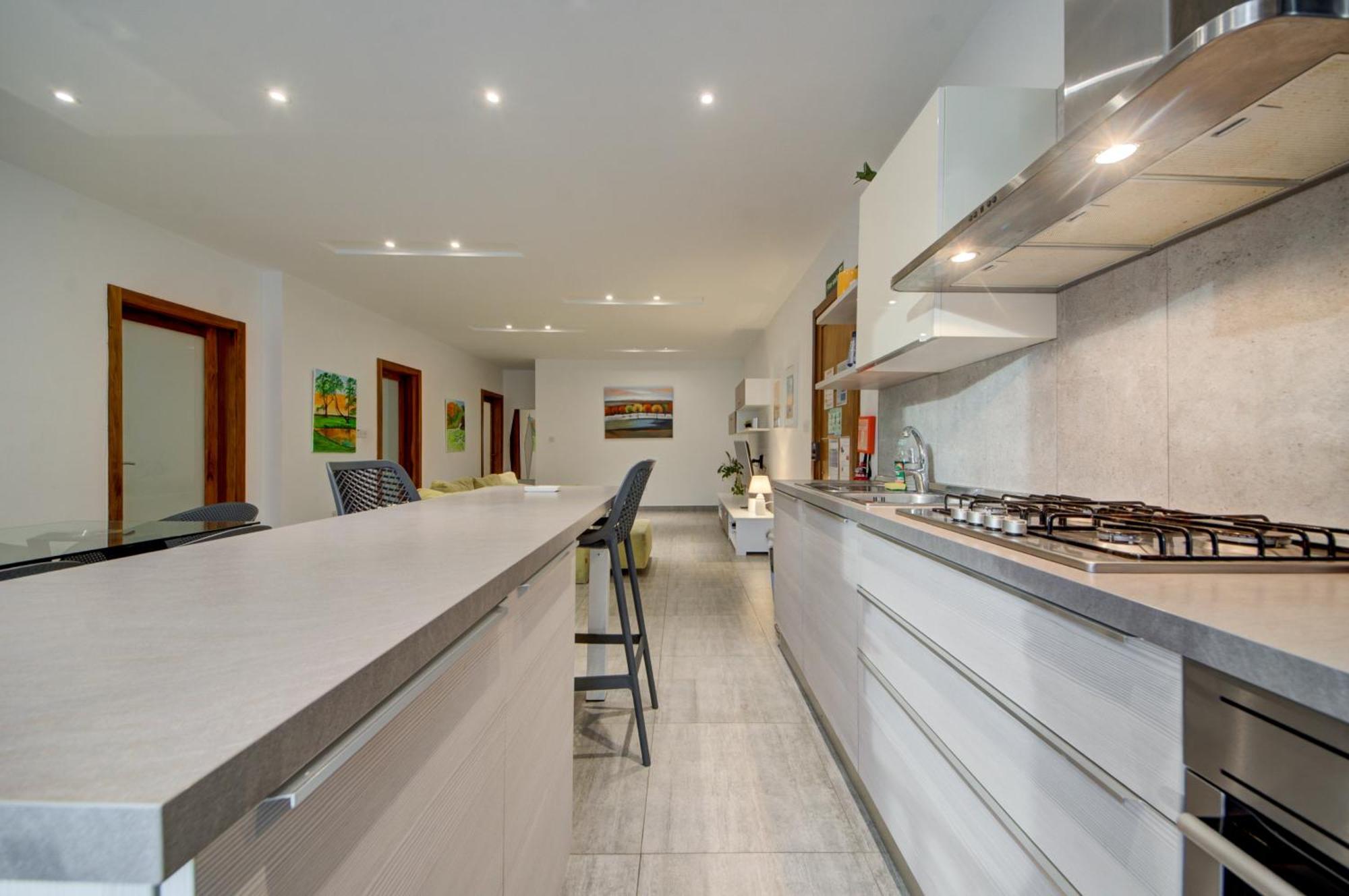 Top Floor Apt With Common Pool Close To All Amenities St. Paul's Bay Exteriér fotografie