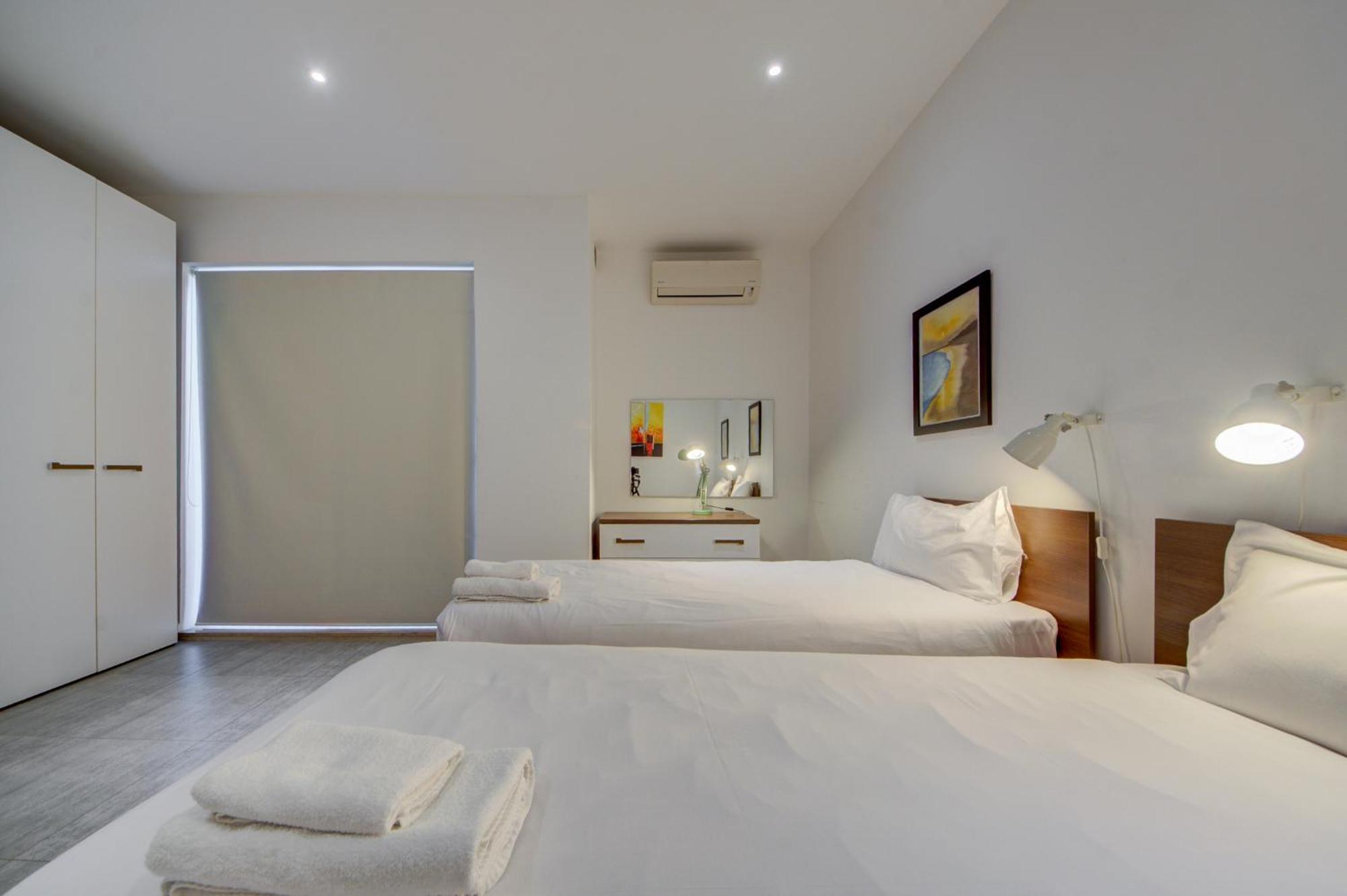 Top Floor Apt With Common Pool Close To All Amenities St. Paul's Bay Exteriér fotografie